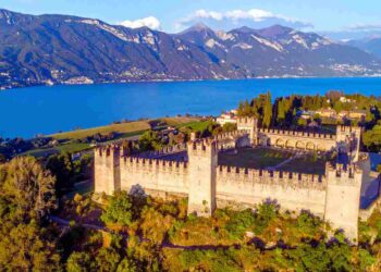 C'è un castello sott'acqua, in Italia