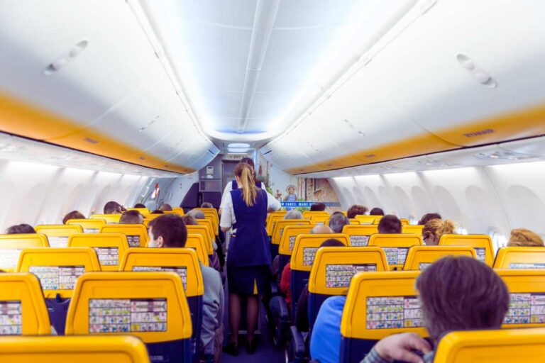 Ryanair, qual è l'attuale stipendio delle hostess