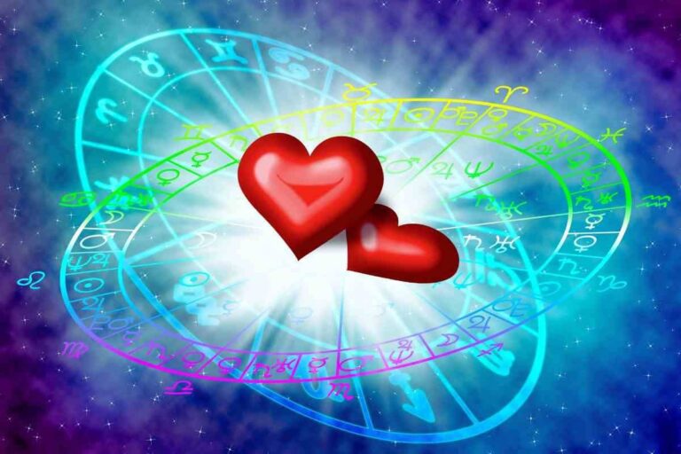 Oroscopo: Venere e Marte portano novità in amore per un segno