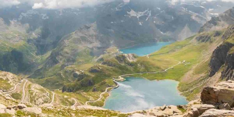 Laghi cristallini e alberi secolari, qui la natura domina incontrastata, i dettagli