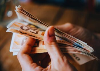 Tutti i metodi legali per nascondere i soldi in banca