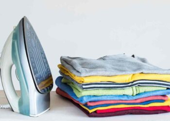 Con questo metodo della nonna stiri molto meno e hai vestiti perfetti, i dettagli