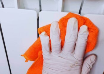 Termosifoni, non immagini quanto è semplice farli tornare bianchi e lucidi