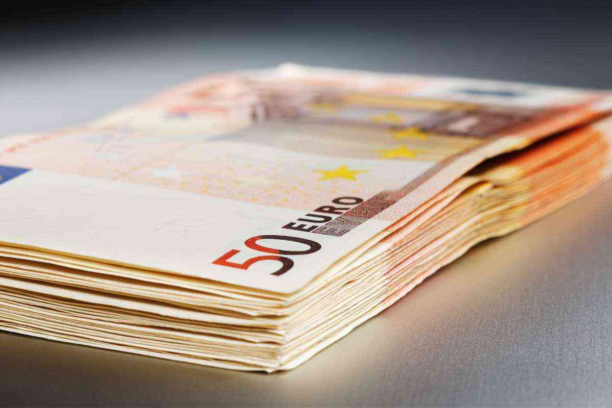 2.000 euro d'affitto