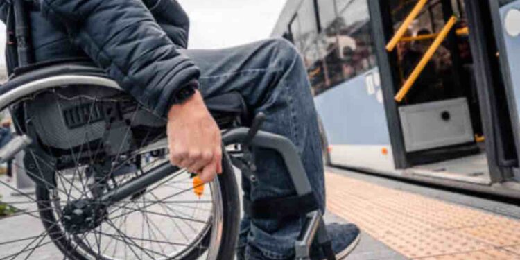 Mezzi pubblici e persone con disabilità, nuove regole in arrivo