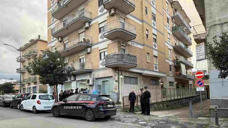 San Paolo Belsito, provincia di Napoli: uccide la sorella accoltellandola e chiama i carabinieri