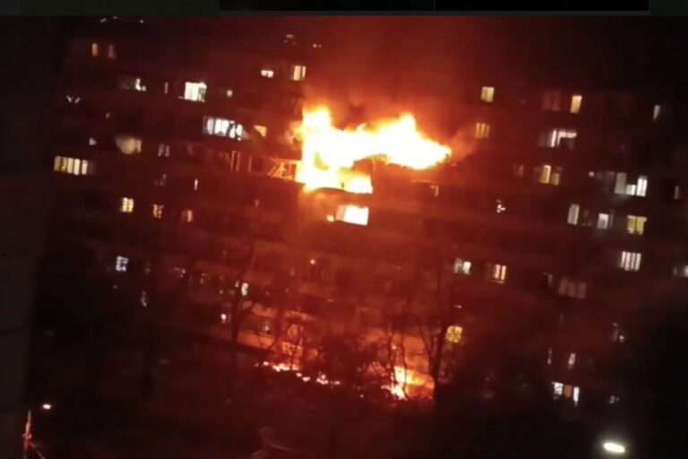 Guerra Russia-Ucraina, Mosca colpisce nel quartiere Svyatoshynskyi di Kiev