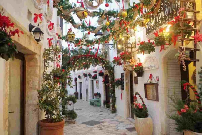Dove il tempo si è fermato: il borgo medioevale più bello e luminoso della Puglia