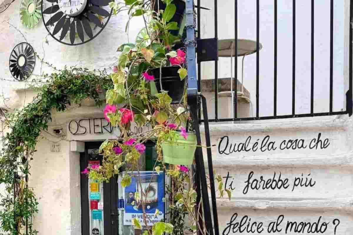 Dove il tempo si è fermato: il borgo medioevale più bello e luminoso della Puglia, tutti i dettagli