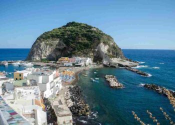quest'isola sta vicino Roma ed è bellissima anche in inverno: ischia