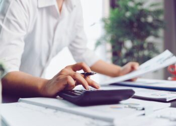 Nuova tassa per chi paga in contanti