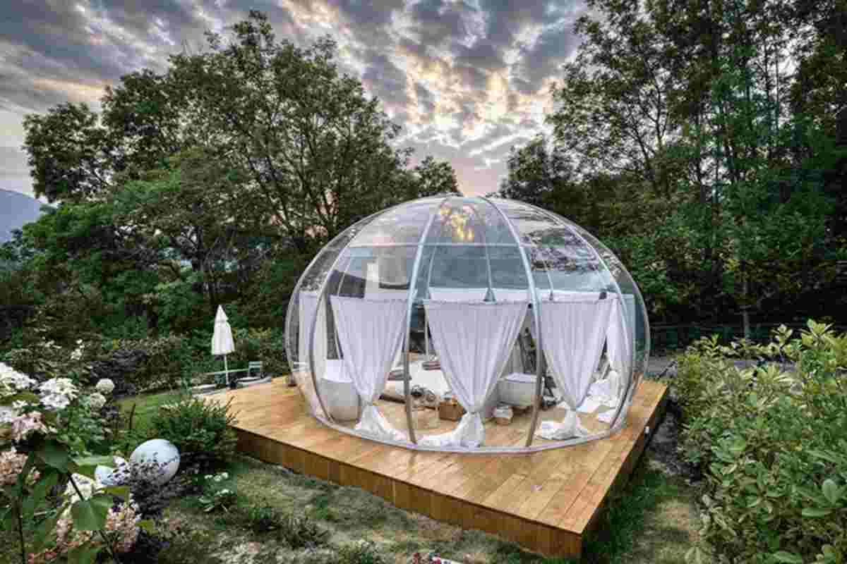 Il 2025 ha visto un’ulteriore crescita dell’offerta di glamping in Piemonte, con proposte che spaziano dalle bolle trasparenti a vere e proprie suite