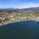 Conosciuta per le sue acque cristalline e il fascino senza tempo, Velden diventa protagonista di una tradizione natalizia unica,