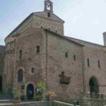 Alte mura, palazzi e affreschi medievali: in questo borgo a due passi da Roma