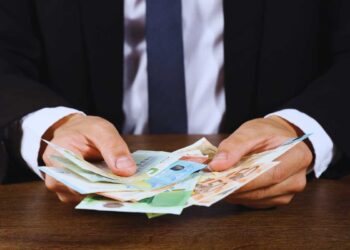 Busta paga, gli errori invisibili che ti fanno perdere soldi