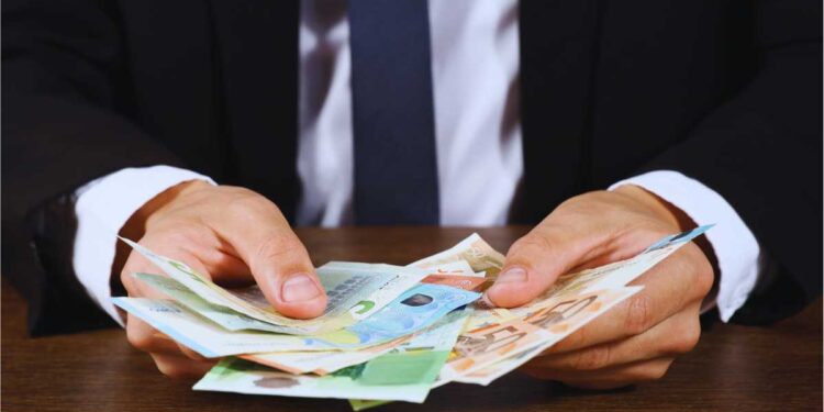 Busta paga, gli errori invisibili che ti fanno perdere soldi