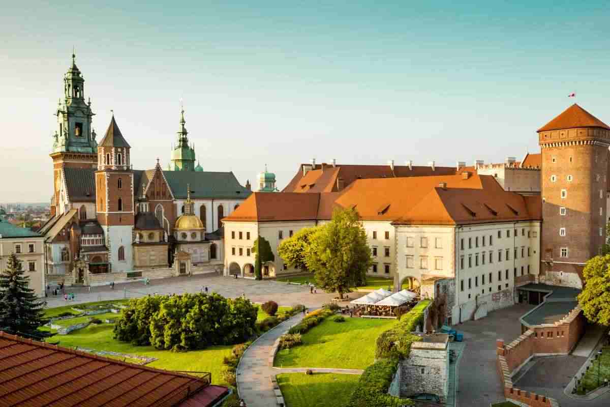 La città dei castelli e delle leggende: dove si trova