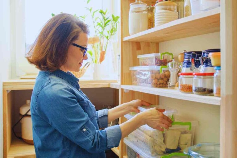 il problema delle farfalline in dispensa