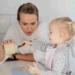 Mamma con bimba piccola