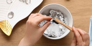 Non crederai come tornano a brillare i tuoi oggetti in argento con questi rimedi naturali