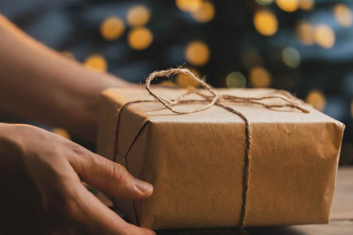 Sotto l'albero o in qualsiasi occasione: 10 regali sostenibili, ecco quali sono