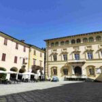 Questo antico quartiere medievale, situato nel cuore del Piemonte, si distingue per la sua perfetta fusione tra storia, natura e panorami mozzafiato