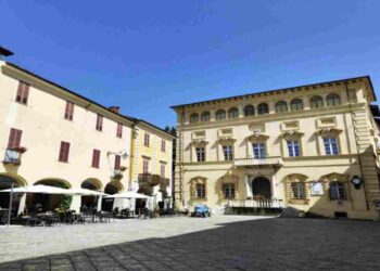 Questo antico quartiere medievale, situato nel cuore del Piemonte, si distingue per la sua perfetta fusione tra storia, natura e panorami mozzafiato