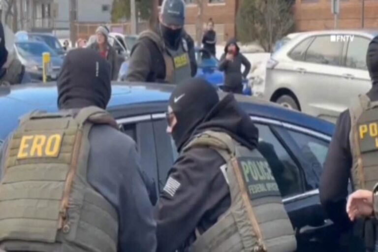 Minneapolis violenza agenti ICE