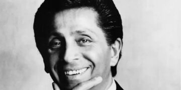 morto lo stilista valentino, chi è e cause della morte