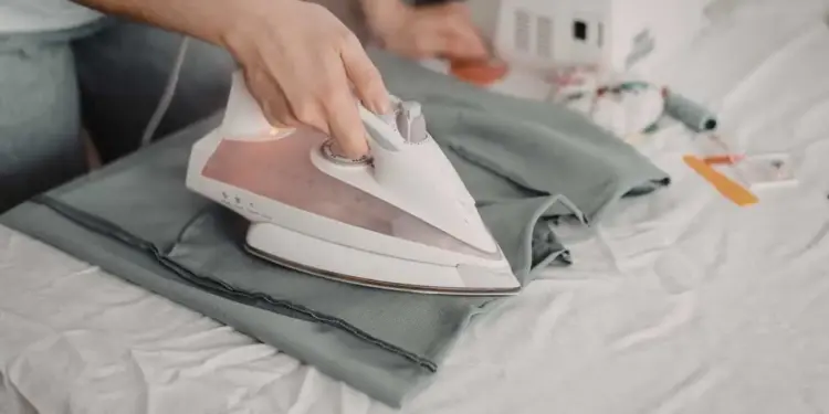 ferro da stiro come pulirlo