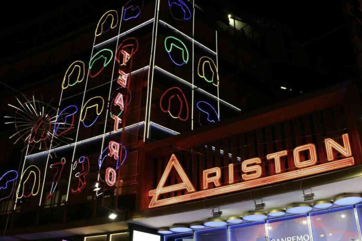 Se da un lato la figura di Stefano De Martino come futuro conduttore di Sanremo 2027 sta creando entusiasmo tra i suoi fan