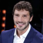 Un nome continua a rimbalzare tra i corridoi di Viale Mazzini e nelle chiacchiere dei corridoi del piccolo schermo: quello di Stefano De Martino