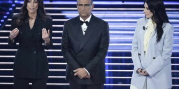 Giorgia Cardinaletti, affiancata da Carlo Conti e Laura Pausini, ha lanciato un appello forte e chiaro contro la guerra