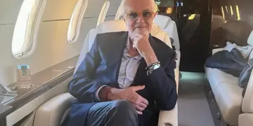 Flavio Briatore sul suo jet privato