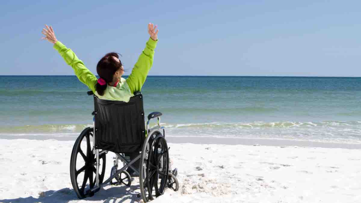 Disabili a Ostia le spiagge accessibili sono sono il 40% del totale
