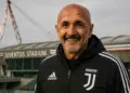 Spalletti sorridente davanti allo Stadium