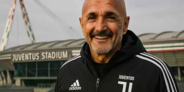 Spalletti sorridente davanti allo Stadium