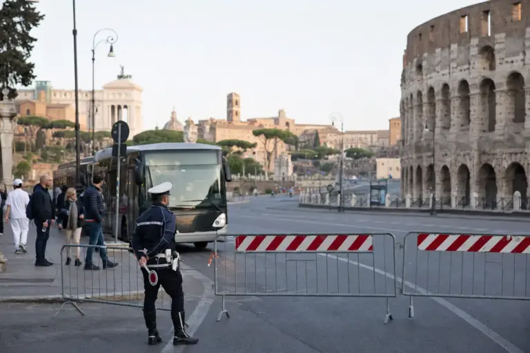 Festa del 2 Giugno a Roma, il piano traffico: chiusure in Centro dalle 5 e 35 linee bus e tram modificate
