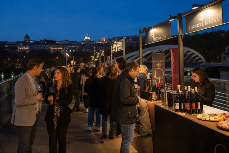 Le Notti del Vino, tre sere sul Ponte della Musica: oltre 70 cantine e masterclass per l’anteprima romana di diVino sotto le Stelle