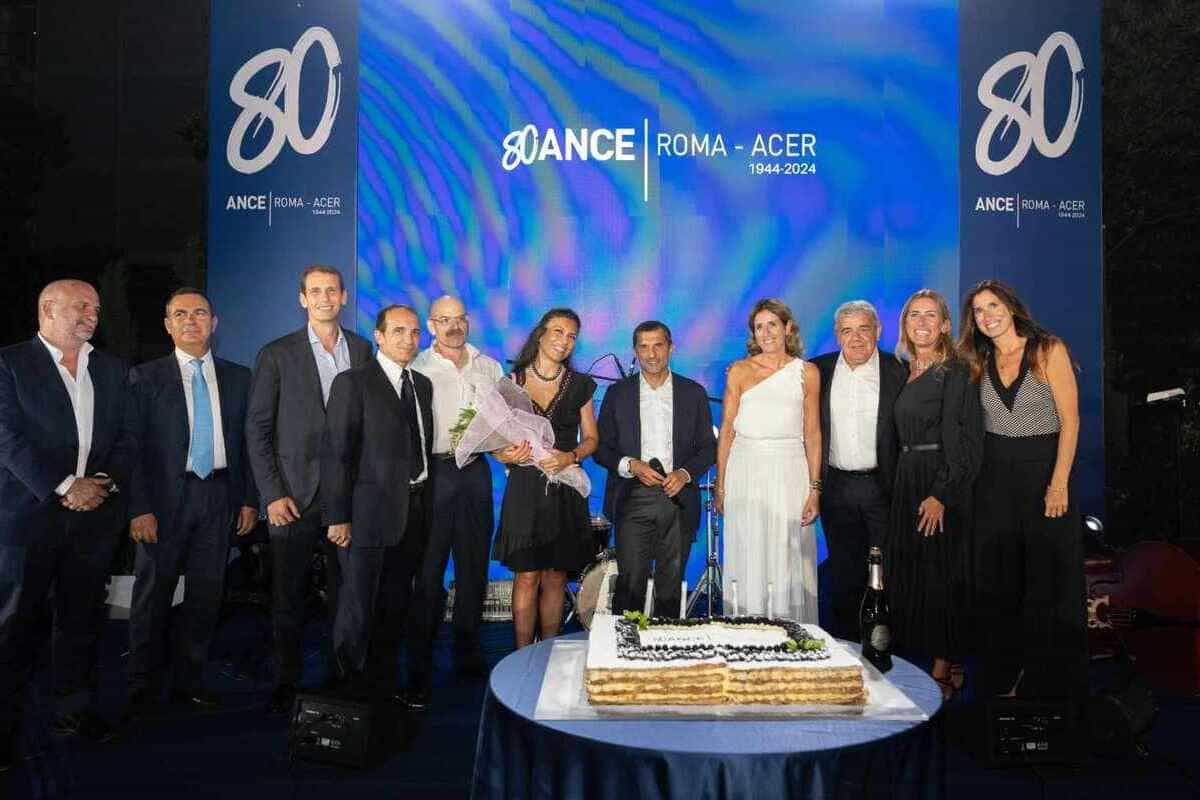 Una immagine del gruppo dirigente Ance Roma Acer in occasione degli 80 anni dell'associazione
