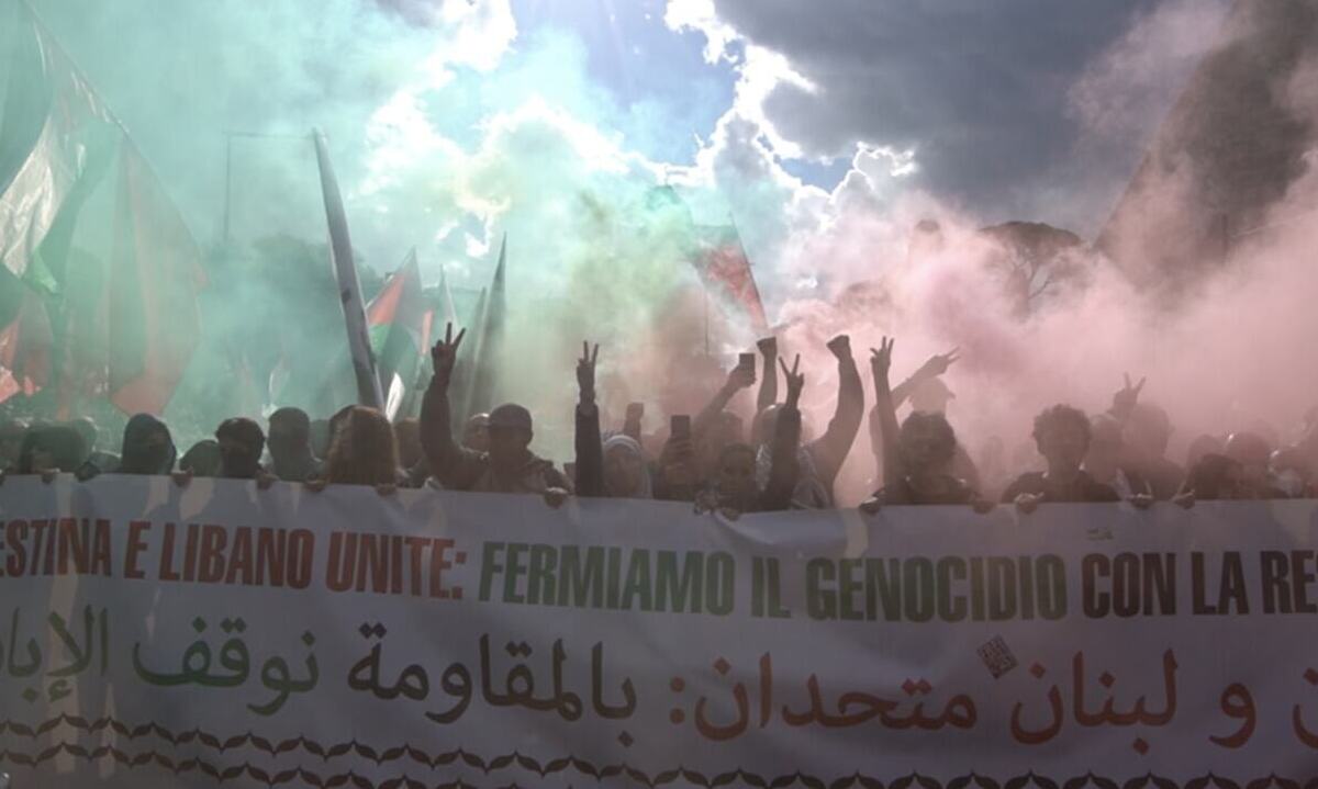 Una immagine di disordini durante una manifestazione ProPal