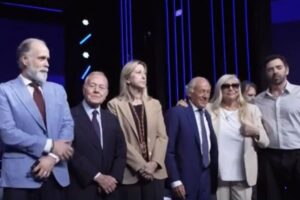Una immagine della giuria del premio Biagio Agnes, insieme a Mara Venier e Alberto Matano, che saranno i conduttori della serata