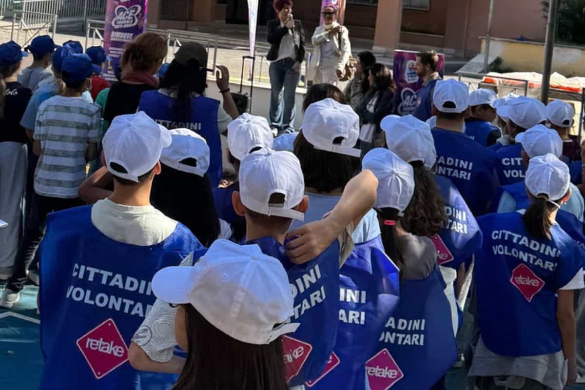 Un evento Retake con giovani volontari