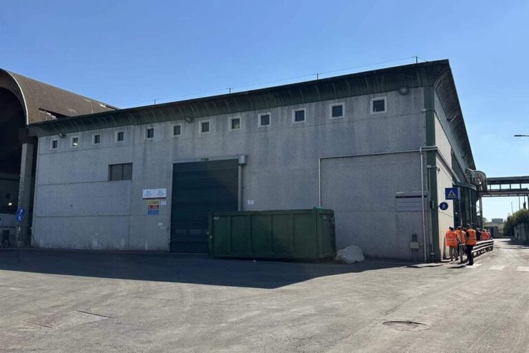 Capannone industriale dell'impianto di Rocca Cencia