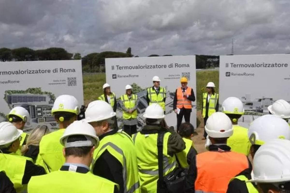 Una immagine dell'inizio dei lavori del termovalorizzatore di Roma, alla presenza del sindaco Gualtieri